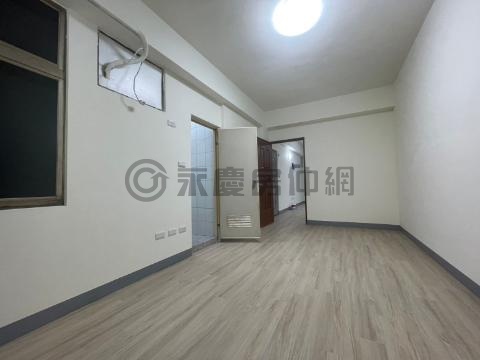 近中華醫大電梯三面採光大空間美2+1房 台南市仁德區北保一街