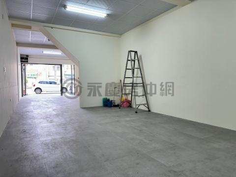 歸仁22米路大面寬3店面買地送厝 台南市歸仁區中山路三段