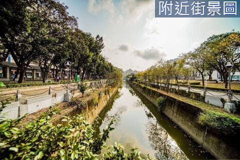 河堤公園 舒適房+平車 高雄市三民區鼎瑞街