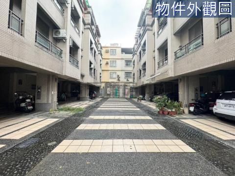 楠梓土庫家樂福社區型透天車墅 高雄市楠梓區土庫八街