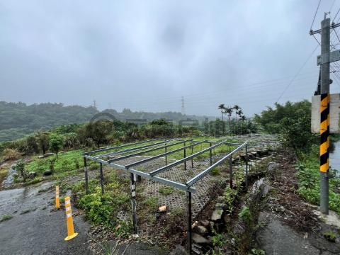 J230八連溪路邊小農地 新北市三芝區舊小基隆段八連溪小段