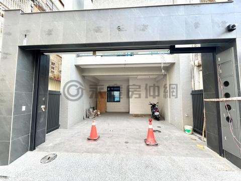 近巴克禮公園，間間套房全新雙車墅 台南市南區大同路二段