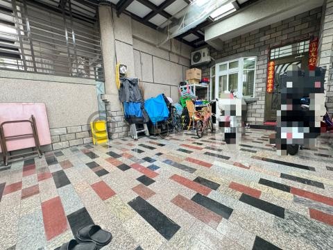 新營『輕齡』優質五房孝親車庫透天 台南市新營區金華路二段