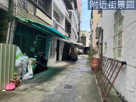 新營『民權商圈』優質透天A 台南市新營區仁愛街