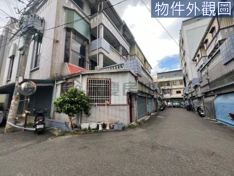 新市鬧區大地坪三角窗透天. 台南市新市區成功街