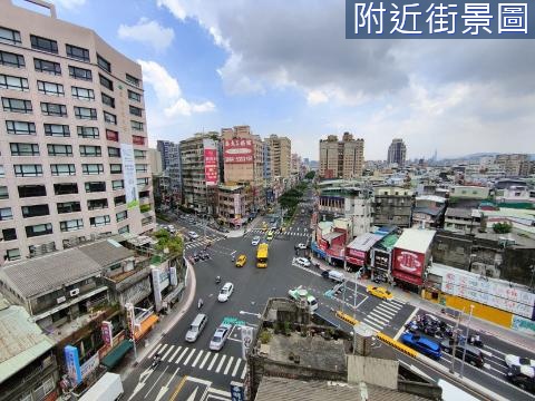 家樂福採光三室車 新北市板橋區中山路二段