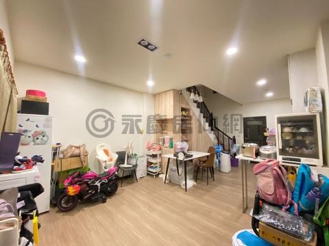 富貴林園輕屋齡有天有地別墅 桃園市新屋區永田路