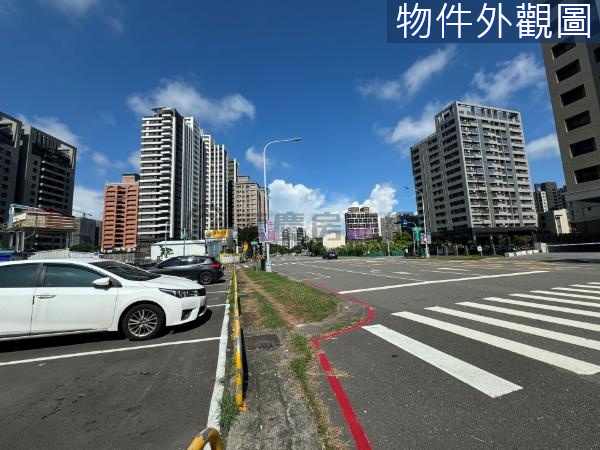 高大特區。臨路商三建地。地形方正