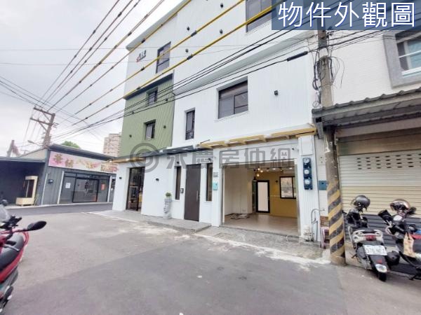 鳳山博愛路上三面臨路三角窗透天金店