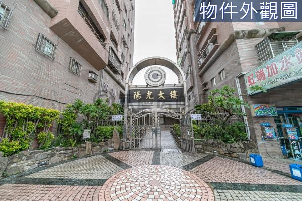 新左營高鐵站高報酬率店面＋三間收租套房