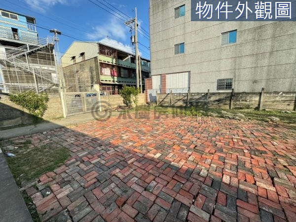 新營後鎮交流道旁大面寬方正美建地