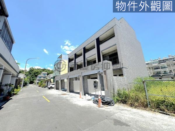 全新未住 大坪頂臨8米路 獨立車庫透天(A)