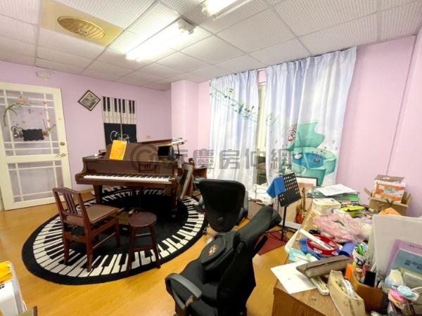 文華國小音樂教室