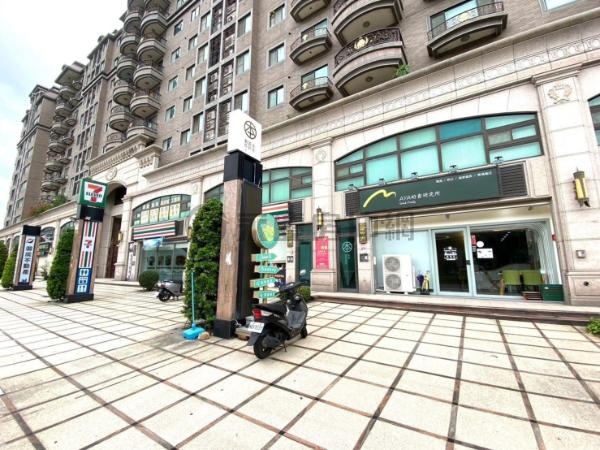 (紅821)桃園高鐵站A17黃金店面辦公室兩車位