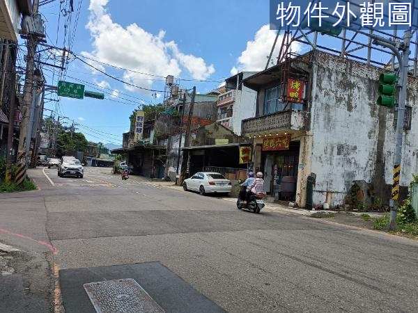 (愛)龍南路忠貞市場旁㊣10米路邊間大地坪透店