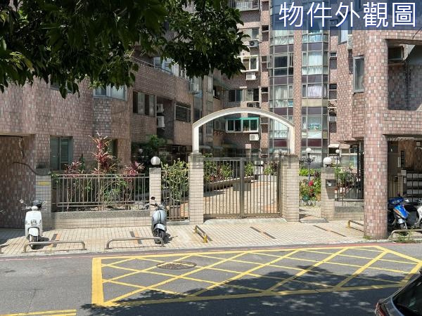 宜市近轉運站運動公園平面車位華廈