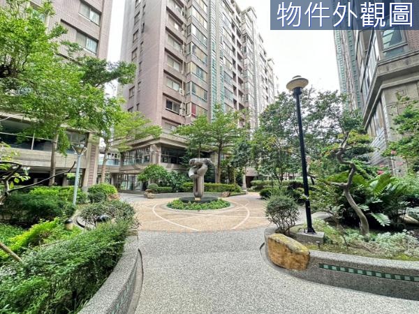 彰化知名指定社區稀有中樓層雙陽台美三房+平車..