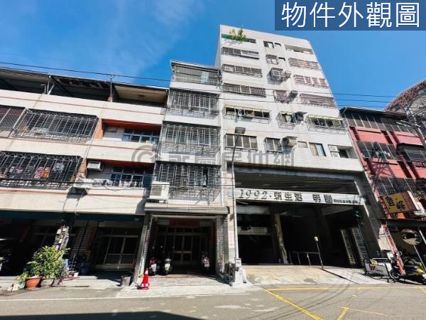 南太平近太平運動公園收租透天店面