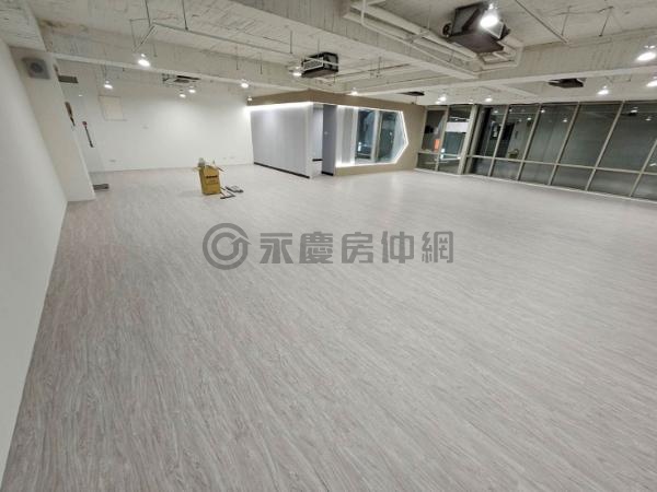 助您創造事業巔峰~五期寶裕財經商用辦公室