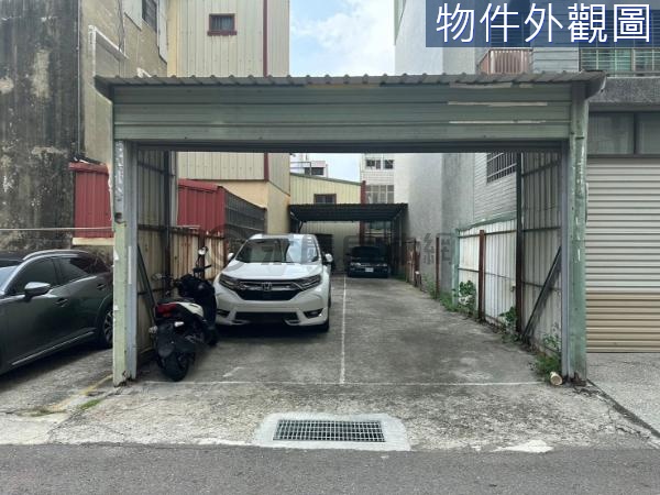 台南正東區南紡朝南建地