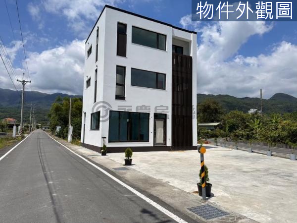 礁溪河岸全新農舍