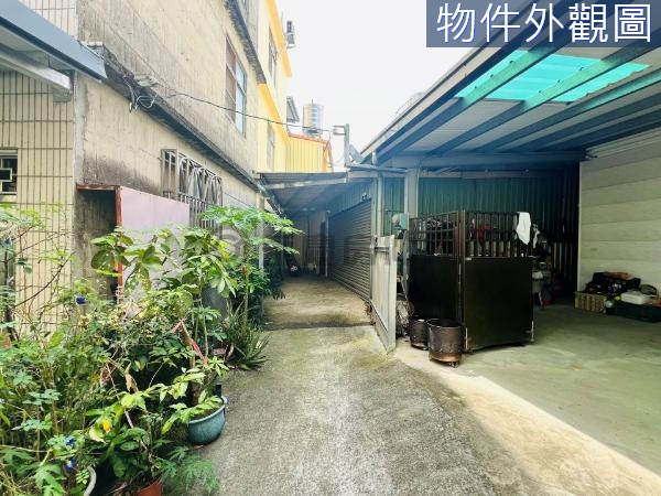 東蘭路49坪建地無保登鐵皮屋(東新國小)最前面