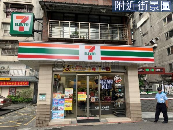 東區捷運人潮金店