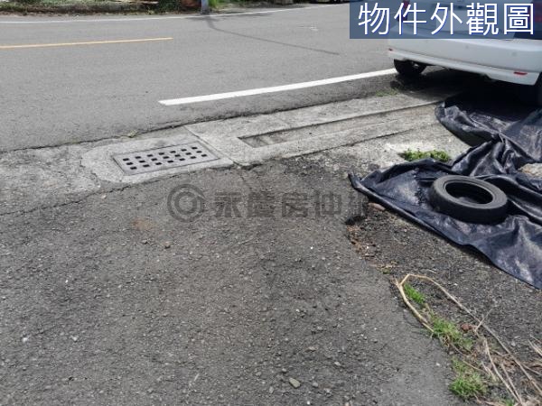 大雅路三角窗建地