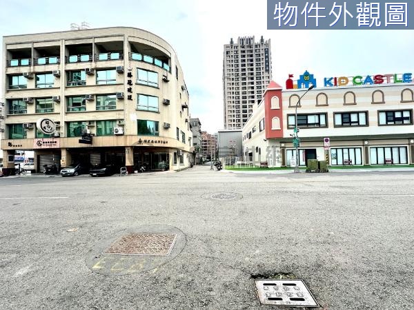 高鐵商圈臨路五套房收租超值大店面