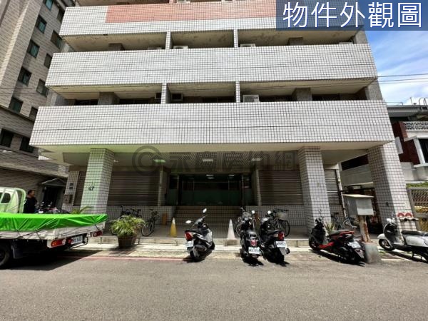 興大學區大面寬知名超商金雞母角店