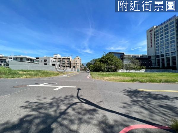 安平港歷史風貌園區鄰公園稀有三角窗建地	