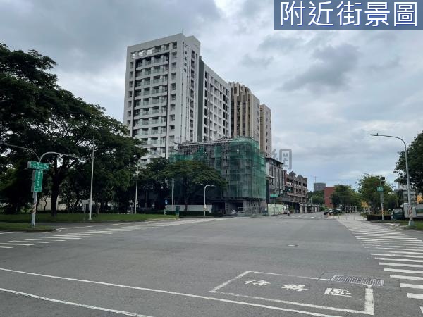 楠梓高雄大學稀有三角窗臨路建地