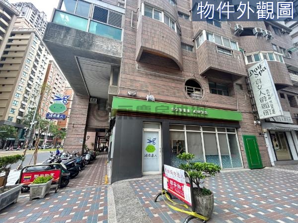 農16大順一路龍華國小輕軌站前三角窗樓店