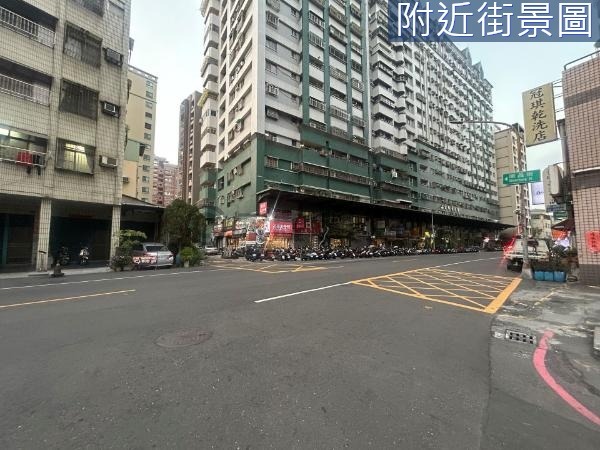 灣仔內輕軌-鼎山家樂福-三角窗金店面