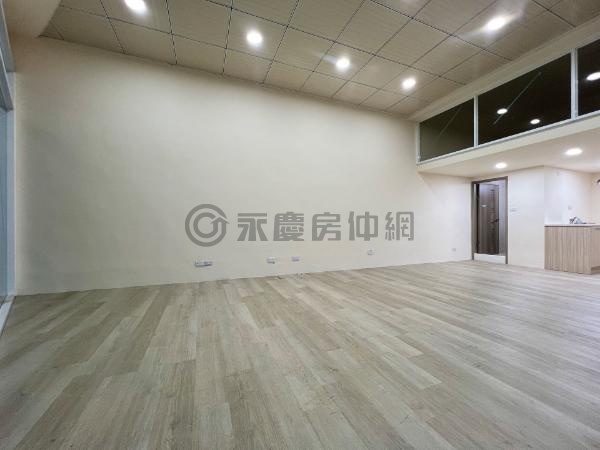 【鼎山家樂福】C27大順二路翻新便宜復古一樓店面
