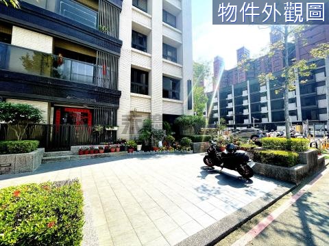華鳳1+2樓露臺大四房平車 高雄市鳳山區北賢街